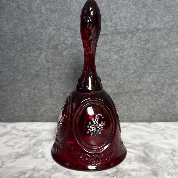Beautiful Vintage Fenton Ruby Red Hand Painted Glass Bell Signed Freda 6.5” - Picture 2 of 5